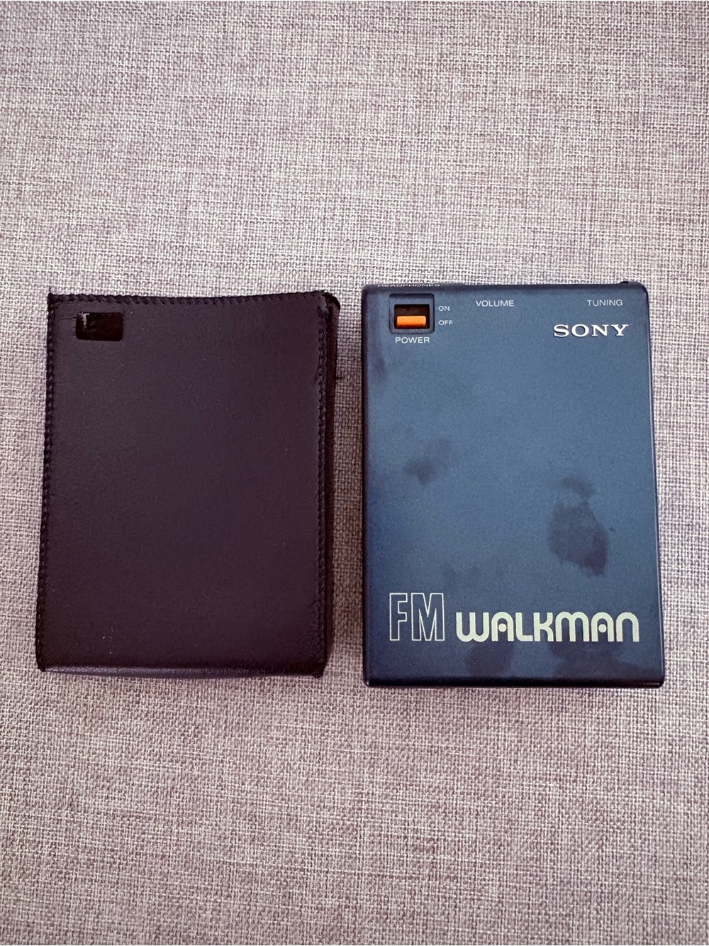Vintage 1980s Sony FM Walkman Radio SRF-40W with Case - FOR PARTS / REPAIR